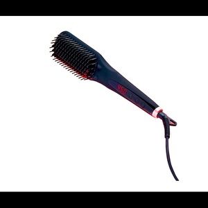 NEW Amika Polished Perfection Straightening Brush